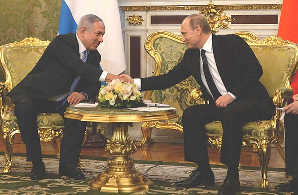 Prime Minister Benjamin Netanyahu meets with Russian President Vladimir Putin in Moscow, June 7, 2016.