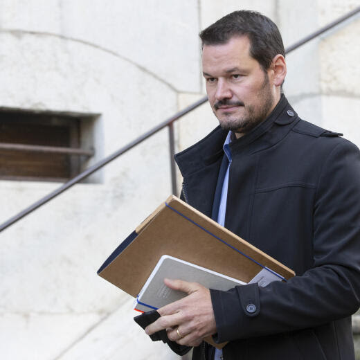 Pierre Maudet sortant du Palais de justice lors de son procès en appel. Genève, le 12 octobre 2021.