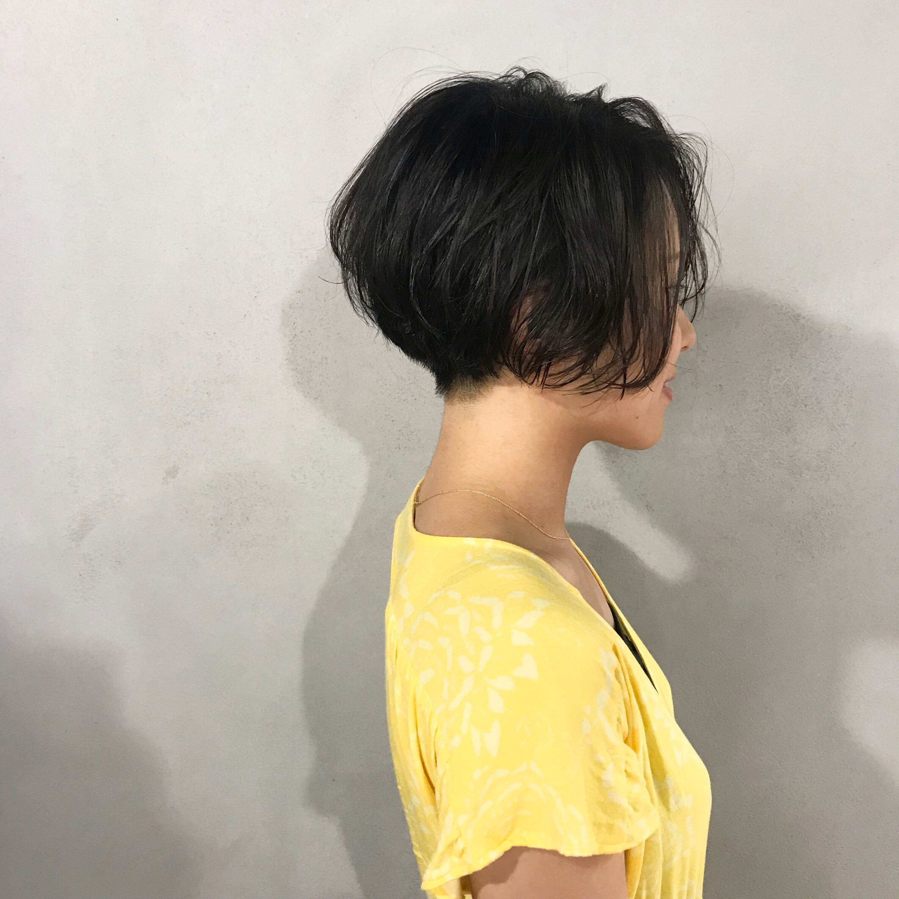 おかしいです ショート 襟足 浮く ベストヘアスタイル