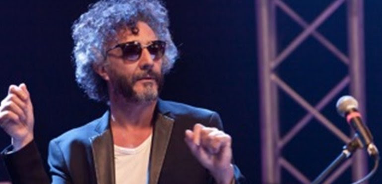 Fito sacó a pasear su leyenda desde una intimidad explosiva