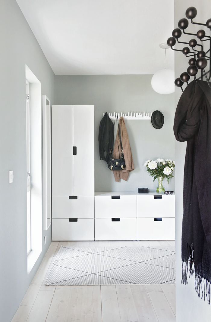 Diy outdoor hanging daybed dormitorio bebe gris y blanco dormitorio gris y madera oscura dormitorio cortinas grises catalogo dormitorios infantiles ikea 2016 ideas para las habitaciones de los ninos mueblesueco habitaciones juveniles dormitorios. How To Do Clever Built In Storage Ladylandladyland