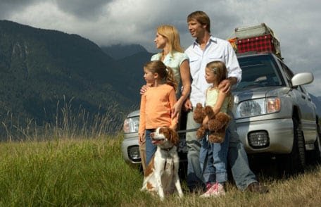 Una familia viajando