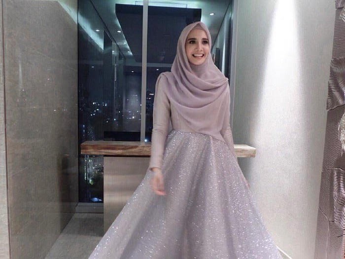 Baju Muslim Zaskia  Sungkar  Terbaru Segar Ceria