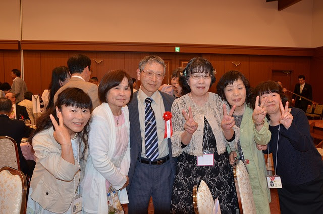 ファッショントレンド 綺麗な還暦 同窓会 ファッション