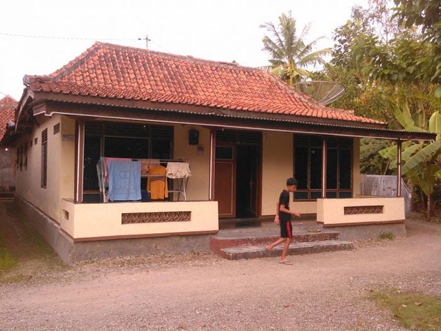 Contoh Teras Rumah Perkampungan : Koleksi 90 Foto Model ...