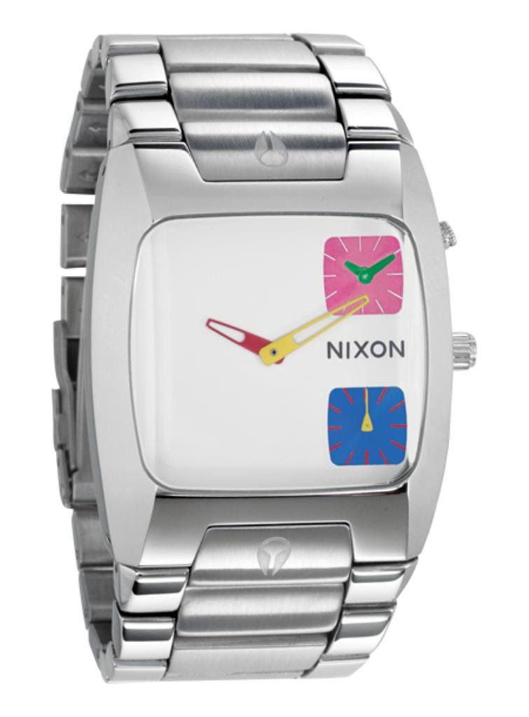The first thing you notice about this nixon is the beautiful and classy rectangular dial. Nixon Men S Banks Analog Watch In Mismatch A060 377