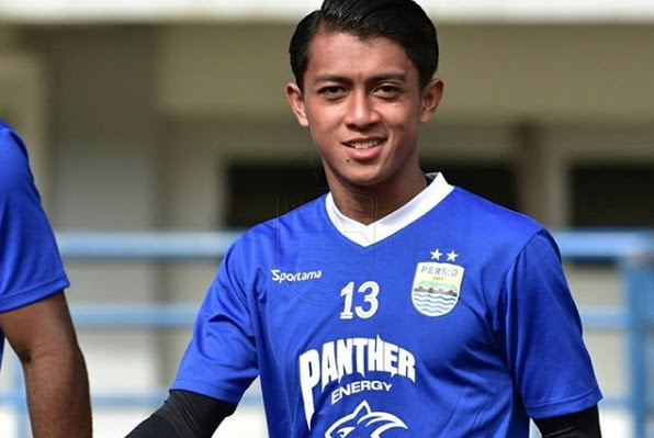 Febri haryadi profesyonel kariyerine persib'de başladı 2016'da bandung. Giliran Pemain Persib Bandung Febri Hariyadi Tolak Tawaran Klub Besar Thailand