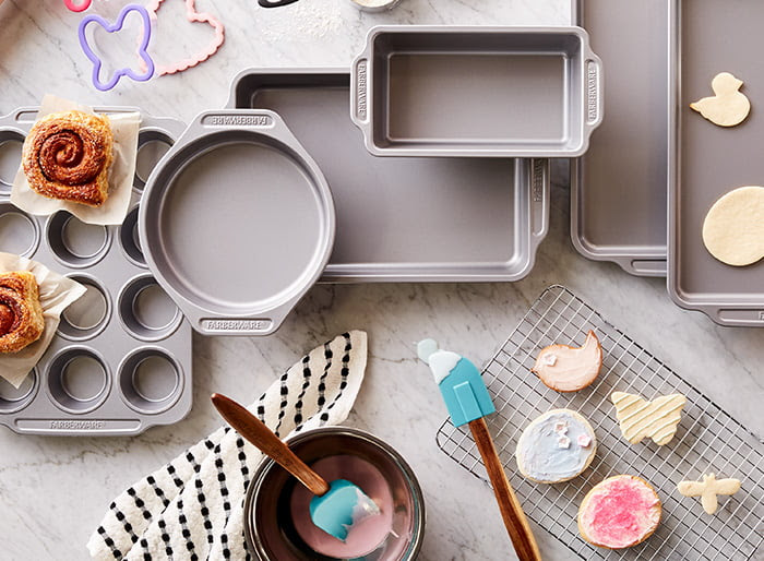 Shop for the bakeware collection for making delicious Easter desserts. Start from scratch with all your needs for Easter baking and decorating. From cookie cutters to cooling sheets to the almighty mixer, everything is here to get your bake on.