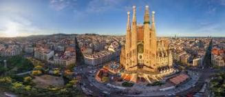 Barcelona (Espanha) - Desde 1992, quando se remodelou para receber as Olimpíadas, Barcelona tem sido uma referência em turismo acessível