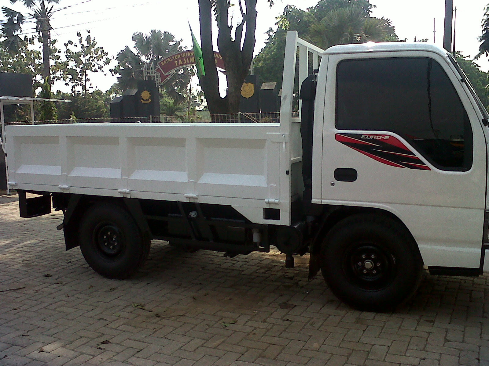 Foto Mobil Truk  Isuzu Elf  Modifikasi Mobil