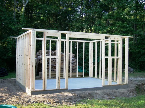 Tanda keren: Easy to Building a shed on an existing 