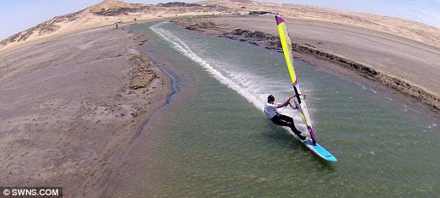 Wanita Asal Inggris Pecahkan Rekor Windsurfing di Padang Gurun