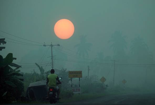 Kemudian pada tahun ini, dari julai, indonesia mula mengalami jerebu. Malaysia Di Tempat Pertama Pencemaran Udara Tertinggi Dunia Astro Awani