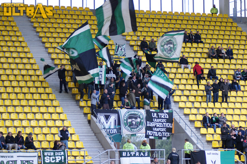 Om de veiligheid te kunnen garanderen rondom en tijdens deze burenstrijd worden maar liefst 1000 politieagenten ingezet. Aachen Ultras 99
