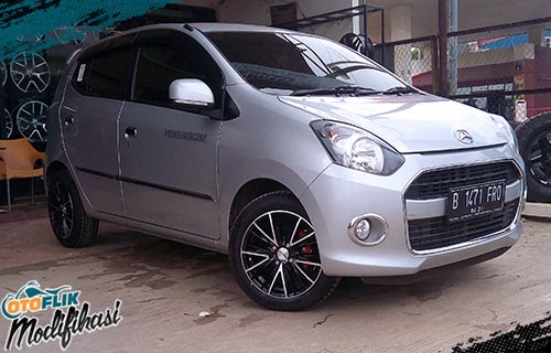 Modifikasi Stiker  Mobil  Ayla Silver  Otomotif Modifikasi 