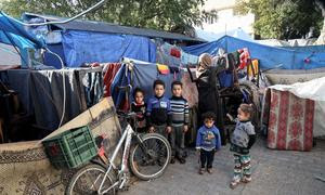 Muchas familias viven en casas improvisadas en Rafah.