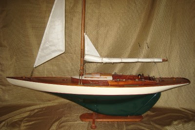 Fem Yak: This Yankee one design sailboat
