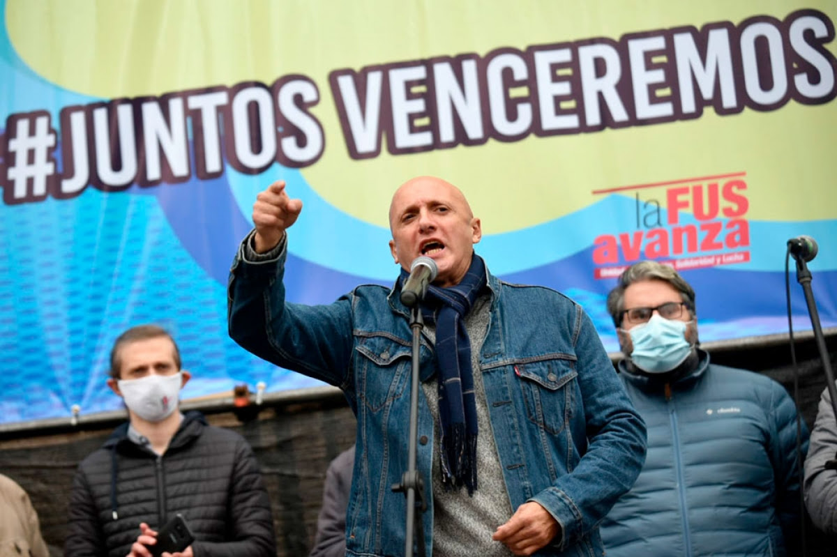 “Ayer nos aplaudiste, hoy precisamos tu firma”