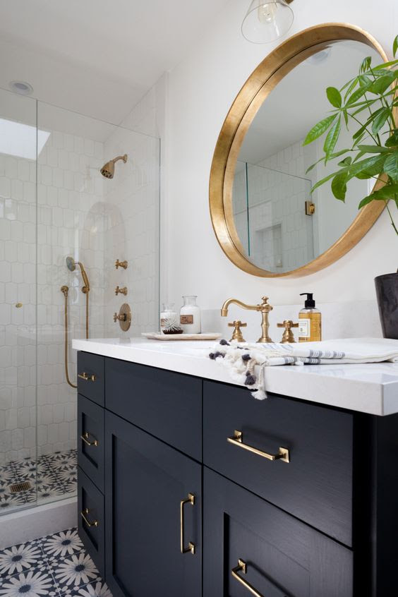Glam gold accents and accessories for your interior. 50 Bathroom Ideas With Gold Touches Decoholic
