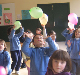 Maybe you would like to learn more about one of these? 00608 Inventar Palabras Jugando Con Globos Juegos Para Ninos