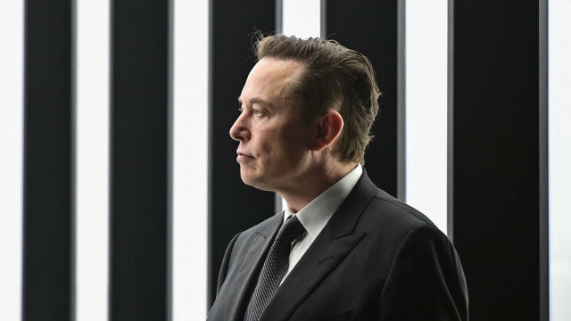 Elon Musk demite o conselho do Twitter e se torna único diretor