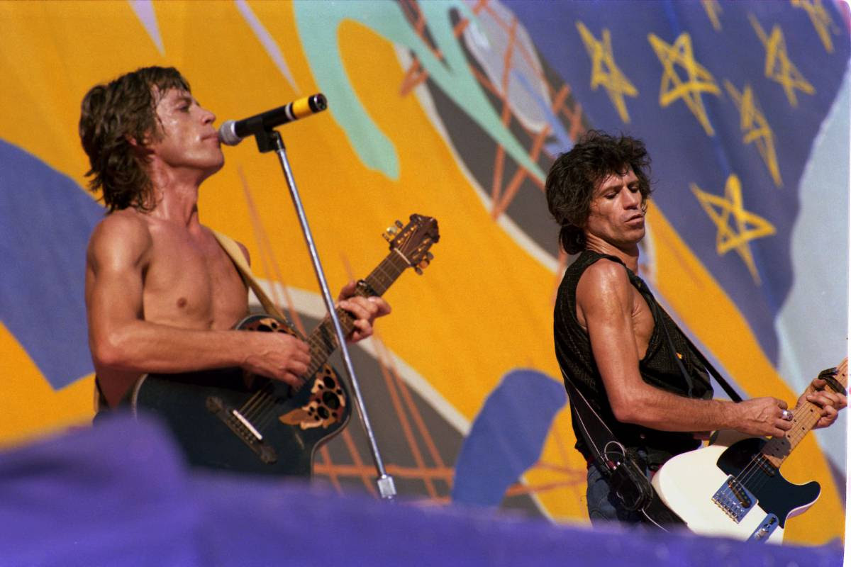 Rolling Stones lançam uma música inédita, ‘Living in the heart of love’, para promover turnê