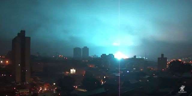 地震活動 / 地震活动 ― dìzhèn huódòng ― seismic activity. ç¥žç§˜çš„åœ°éœ‡å…‰åˆ°åº•æ˜¯å¦å­˜åœ¨ å®ƒçœŸèƒ½é¢„æµ‹åœ°éœ‡
