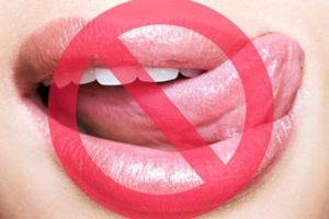 Simak beberapa resep mudah menghilangkan kehitaman pada bibir berikut air mawar yang dicampur dengan madu juga dapat mencerahkan bibir hitam. Solusi Tepat Mengatasi Masalah Bibir Hitam Dan Pecah Pecah