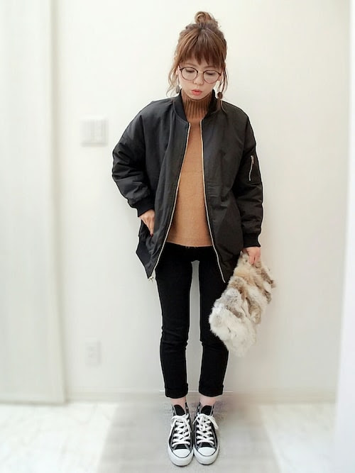上黒 パンツ レディース 冬 人気のファッション画像