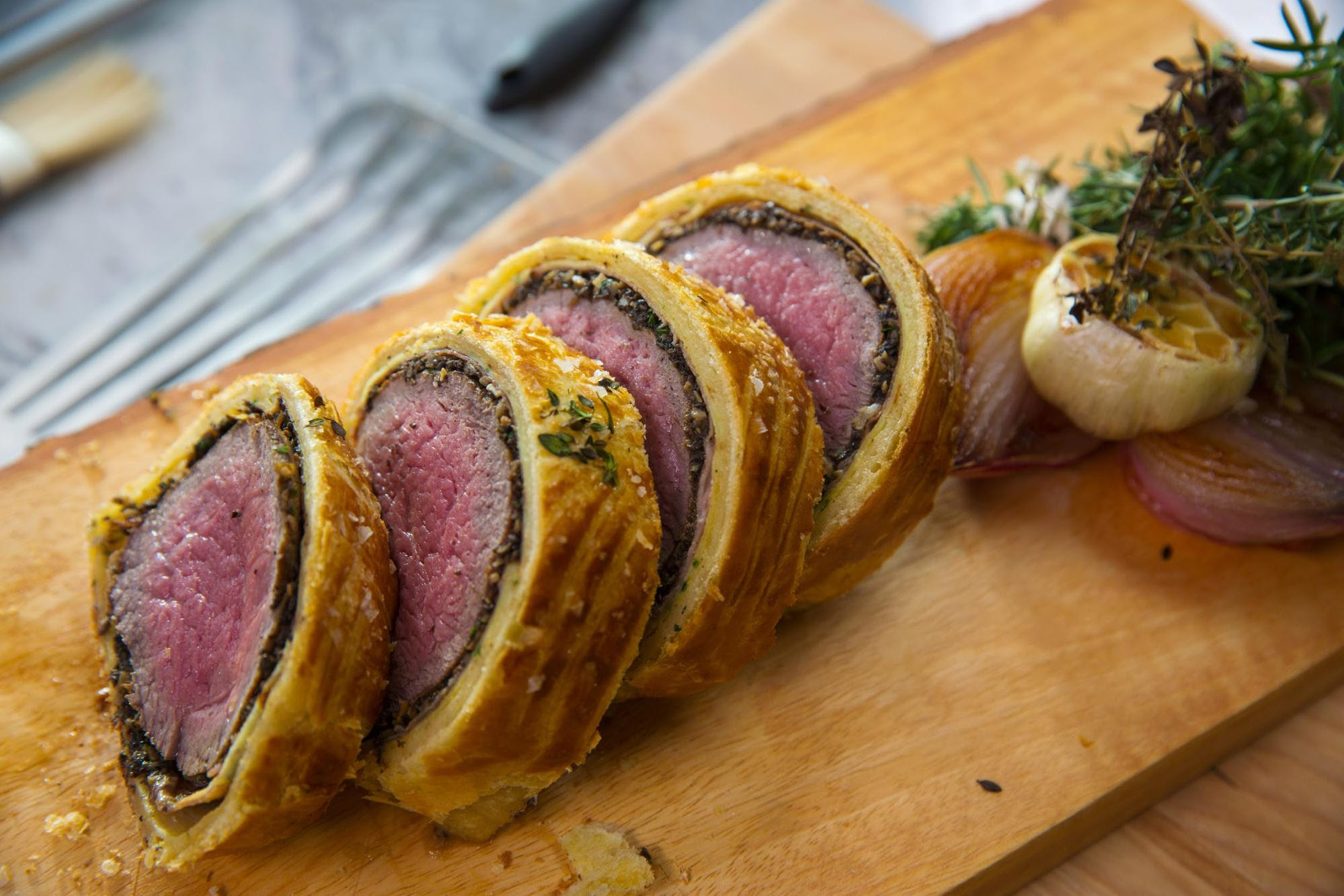 Want to make a big impression at your next fancy dinner gathering?! Gordon Ramsay S Beef Wellington Recipe Easy Recipe