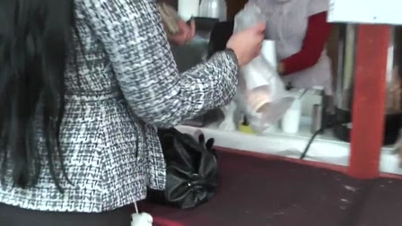 Egy önző postás és egy zárkózott játékkészítő meghökkentő barátsága örömet hoz a source: A Karacsony Tortenete Videa
