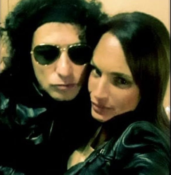 La ex novia de sergio denis habló de su duro presente y apuntó contra la diva y su entorno. Veronica Monti Se Separo De Sergio Denis Y Lo Cambio Por Un Doble De Andres Calamaro Via Pais