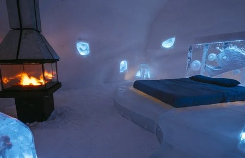 What happens if you can't tolerate the temps at the #Quebec ice hotel? We spill the tea on what it's really like to stay overnight.