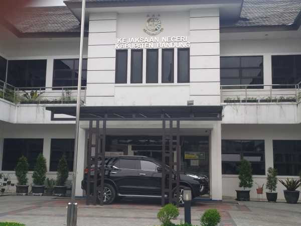 Super pedes & bakso udang enak de bakmi rica kejaksaan. Kejari Kabupaten Bandung Bukan Beking Bupati Kbb Dapat Memutus Secara Sepihak Bila Tidak Sesuai Mou