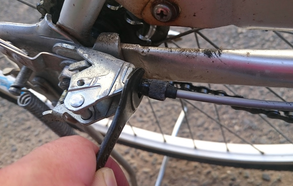 自転車 チェーン 直し 方 ギア