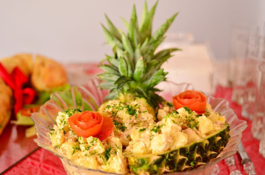Куриный салат с ананасом