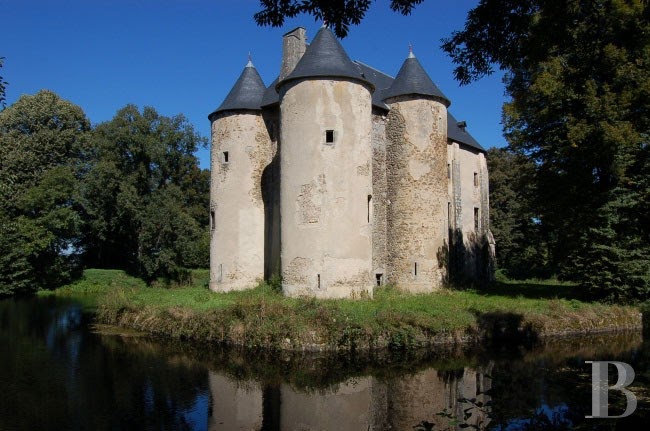  Medieval  News Castles  for Sale  in France 