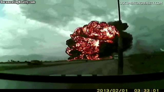 Documenting real life true crime cases as well as the images and videos that go with them. Plane Crashes Explodes On Tape Usa Now Video