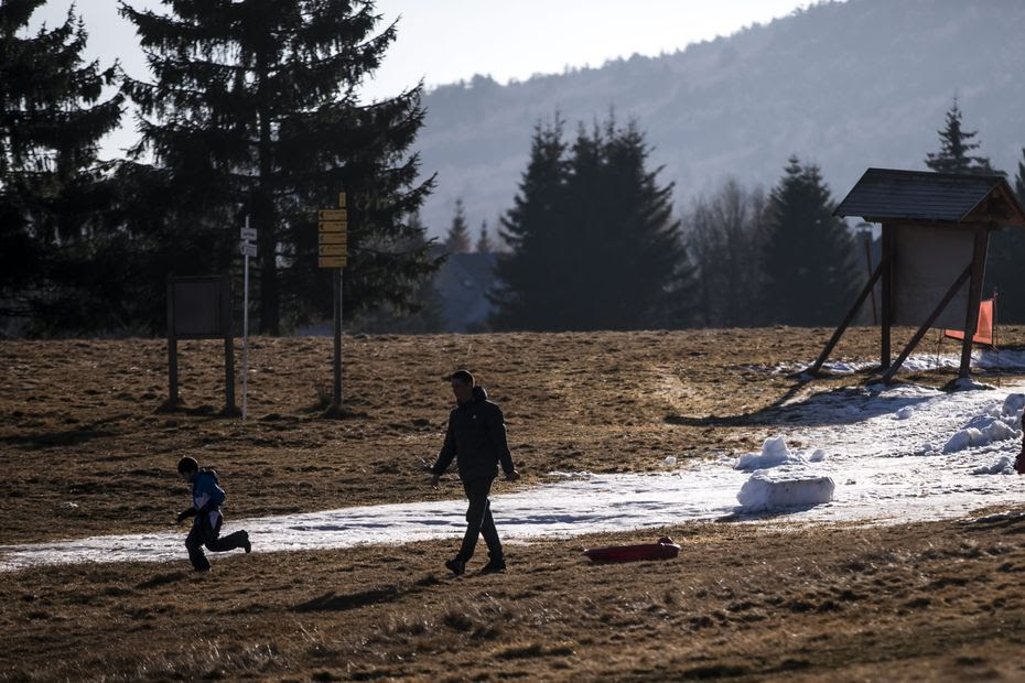 "Il ne faudrait pas un autre hiver sans neige" : optimisme contrasté pour les stations de ski avant les vacances de février