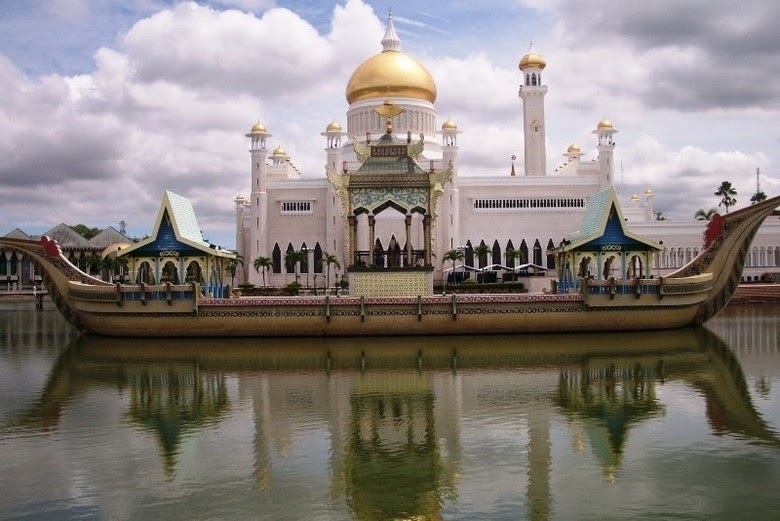  Sebutkan  Bentuk Pariwisata Yang Berada Di  Negara Brunei  