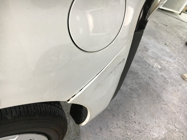 車 フロントバンパー 外れた 修理代 Kuruma
