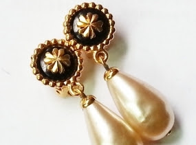 Authentic Vintage Chanel Clover Pearl Dangle Drop Earrings Original Box FREE SHIPPING