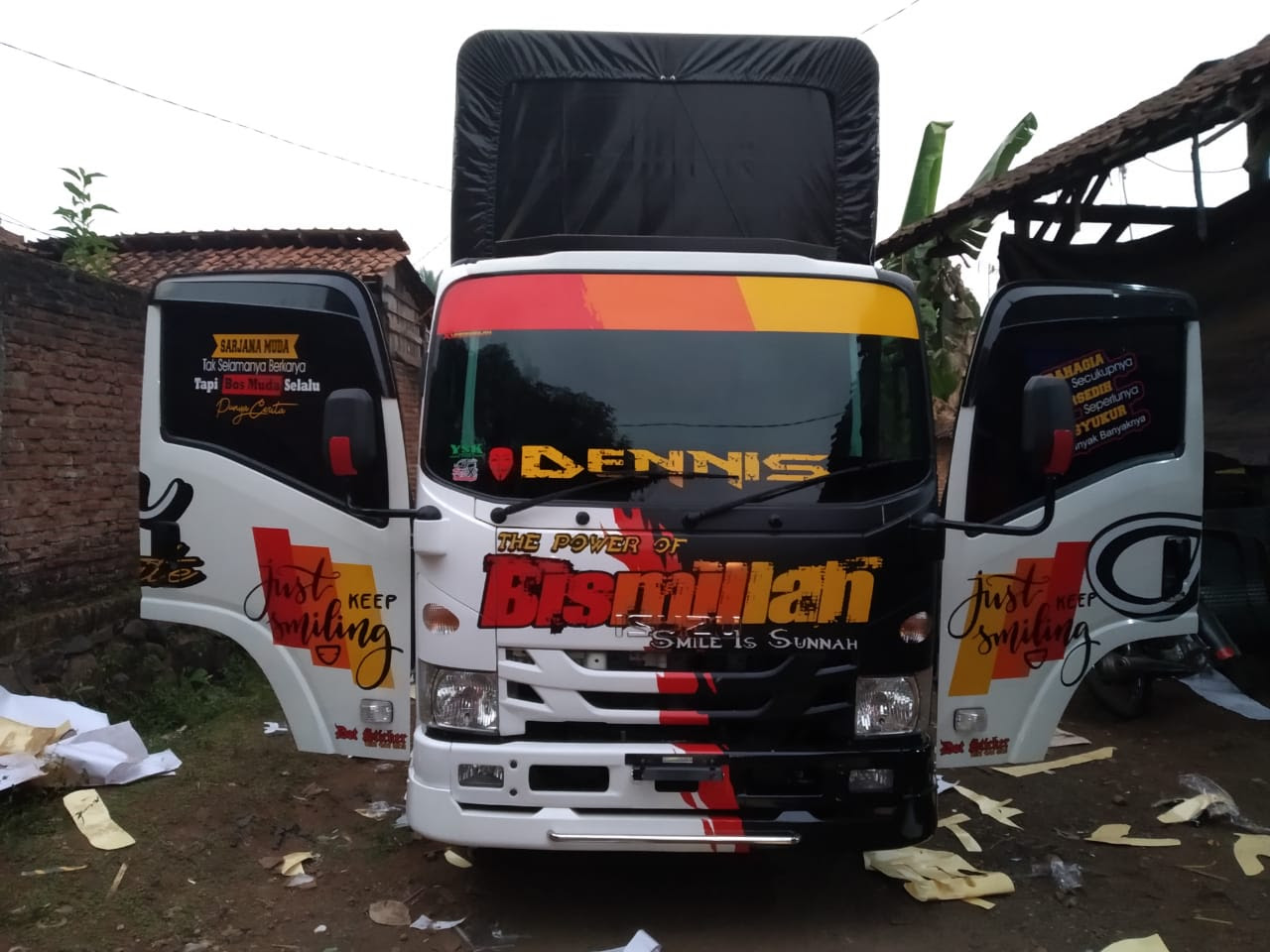 770 Gambar Mobil Truk Elf Gratis Gambar Mobil