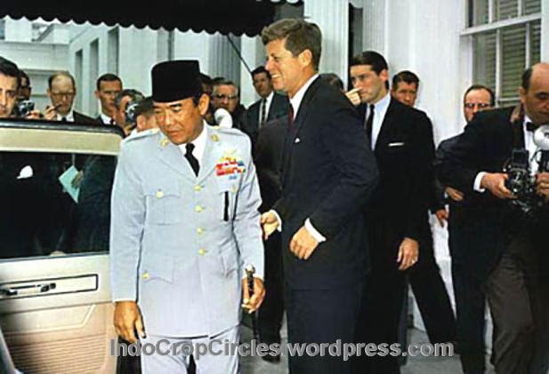 ZA&dunia: HOHOOOO  SUHARTO DAN KISAH KONSPIRASI 