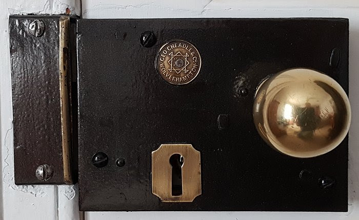 Wybierz z szerokiej gamy podobnych scen. A Gazetteer Of Lock And Key Makers
