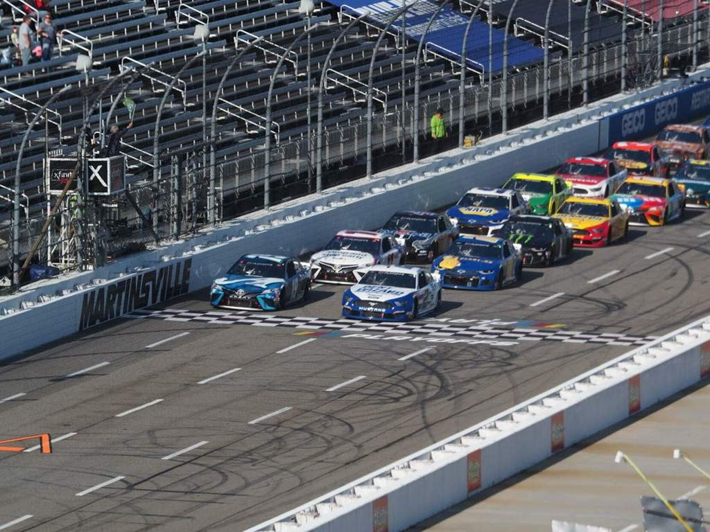 The places i recommend you slow down are the 1st turn (hairpin)and after the corkscrew until the i almost had the race in my hand until my driver spun out in the last lap. Namdcs Stp 500 At Martinsville Nascar Amino
