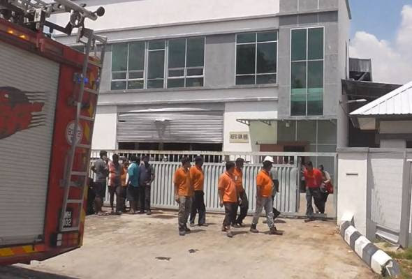 .sungai buloh 91 paling dahsyat dalam sejarah 7 mei 1991, sungai buloh umpama tanah hiroshima yang dibom sungai boleh merupakan kawasa. Pemilik Kilang Antara Tiga Yang Maut Mesin Kilang Meletup Astro Awani
