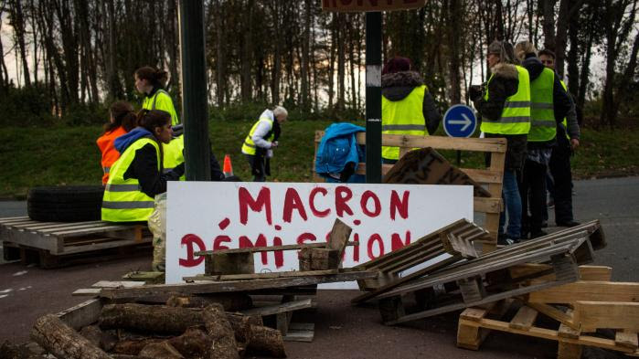 "Je suis totalement désemparée" : les députés LREM déboussolés face au mouvement des "gilets jaunes"