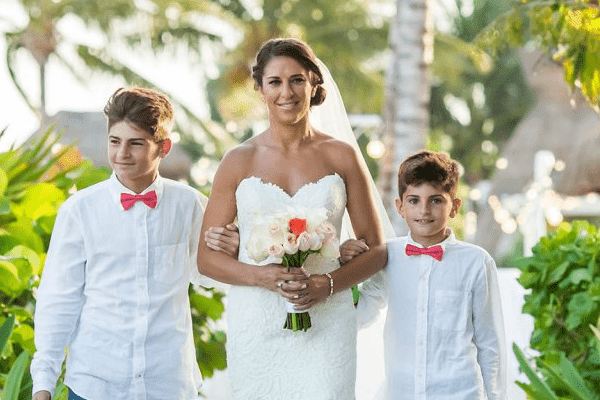 Jun 15, 2021 · carli lloyd isn't going anywhere anytime soon. Carli Lloyd And Husband Wedding Photos Married Longtime Boyfriend Brian Hollins