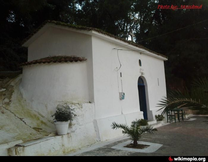 Μπαίνει στο ρέμα της χελιδονούς η φωτιά. Monh Panagias Ths Xelidonoys Parekklhsi Panagias Xelidonoys Xelidonoys Khfisia